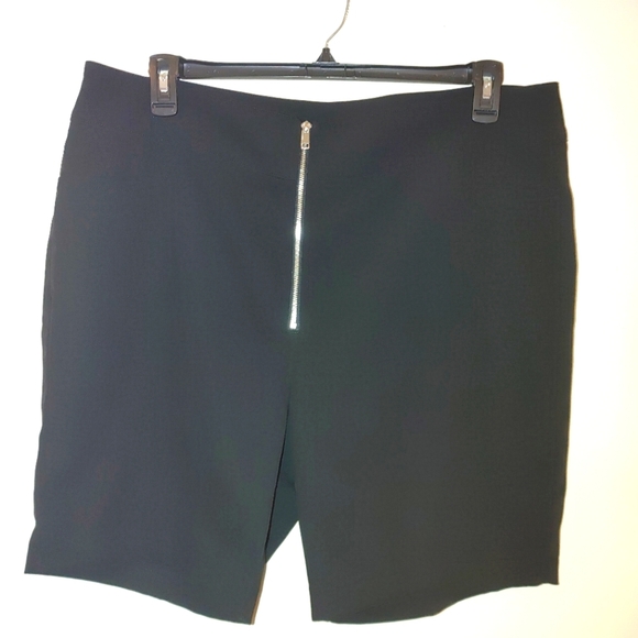 Danielle Bernstein Black Women's Shorts With Zip Front, Size 16w - Picture 1 of 5